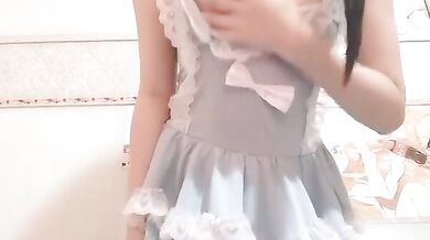 大奶洋裝少女揉奶揉逼