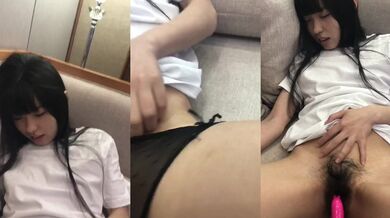 Cô gái thỏ thích thú khi được rung bởi gậy thủ dâm