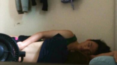 Cặp đôi Hàn Quốc chụp ảnh tự sướng khi ân ái trong nhà thuê