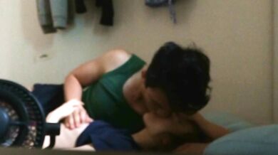 Cặp đôi Hàn Quốc chụp ảnh tự sướng khi ân ái trong nhà thuê