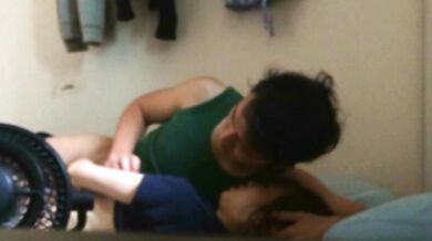 Cặp đôi Hàn Quốc chụp ảnh tự sướng khi ân ái trong nhà thuê