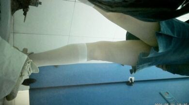 Spying on multiple girls peeing in the toilet