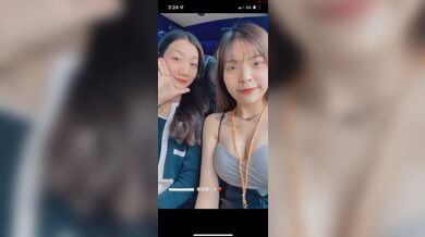 Nữ sinh trung học ngực lớn chụp ảnh tự sướng trong khi xoa ngực