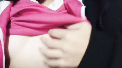 Cô gái nóng nảy với bộ ngực nhỏ thủ dâm