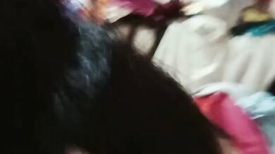 Cô gái nóng nảy với bộ ngực nhỏ thủ dâm