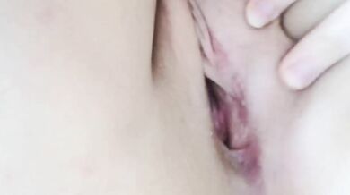 巨乳妹妹抓奶自拍