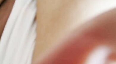 巨乳妹妹抓奶自拍