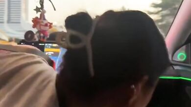 特斯拉車主等綠燈口交