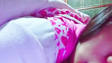 可愛妹妹自拍發給男友