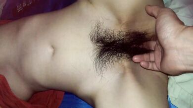 妹が酔って寝ている間に兄が下着を脱いでびしょ濡れマンコを犯した(3)