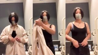 母狗廁所脫衣自慰2