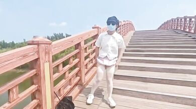 調教JK母狗橋上露出