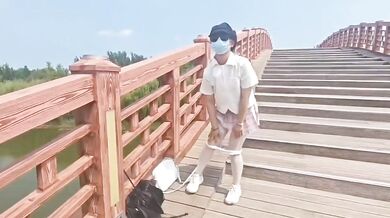 調教JK母狗橋上露出