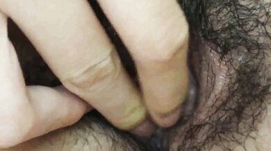 Nữ sinh sờ bào ngư 2