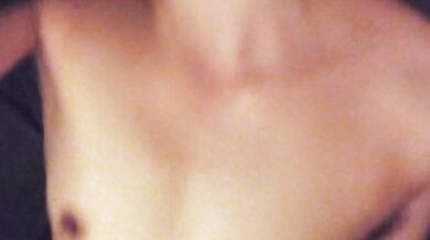 姉と弟が家でセックスしてたけど、姉は中出ししないって言ったのに弟は中出しされてしまいました。