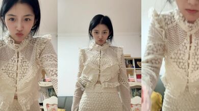 美眉自拍給男友看