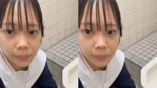 可愛制服高中妹妹廁所