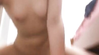 貧乳母狗口交水晶屌騎馬