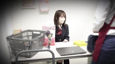 ④カースト上位の生意気J●お仕置きチカン。スーパーのバックヤードにて【隠しカメラ編（前編）】