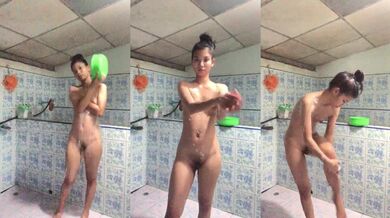 Người đẹp Việt ngực nhỏ chụp ảnh tự sướng trong bồn tắm